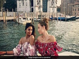 शाहरुख खान की बेटी ने दोस्तों के साथ खूब किया एन्जॉय, वीडियो में कैद सुहाना खान के मस्तीभरे पल शाहरुख खान की बेटी ने दोस्तों के साथ खूब किया एन्जॉय, वीडियो में कैद सुहाना खान के मस्तीभरे पल