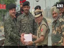 Independence Day: India-Pak Security Forces Exchange Sweets At Border Independence Day: India-Pak Security Forces Exchange Sweets At Border