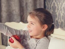 बच्चों का बढ़ता स्क्रीन टाइम है 89 प्रतिशत मांओं की चिंता, बोलीं पढ़ाई हो रही प्रभावित : सर्वेक्षण रिपोर्ट