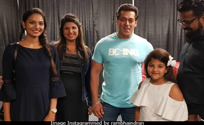 Salman Khan Bumps Into 90s Co-Star During <I>Da-Bangg</i> Tour. Guess Who?