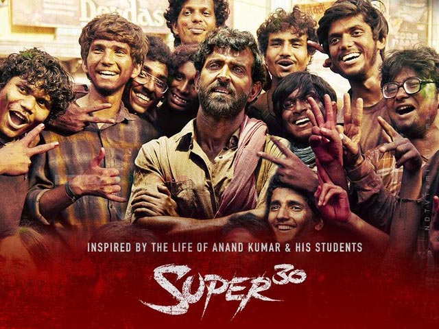 Super 30 Poster: रिलीज से पहले आनंद कुमार की बायोपिक ने बनाया रिकॉर्ड, ऋतिक रोशन ने ऐसे मचाई धूम