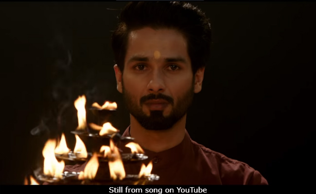 <I>Batti Gul Meter Chalu</i> Song <I>Har Har Gange</i> Is Shahid Kapoor's Battle Prep