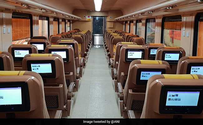 दिल्ली-लखनऊ तेजस के यात्रियों के लिए 25 लाख रुपये तक का नि:शुल्क रेल यात्रा बीमा