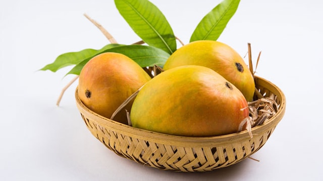 Benefits of mangoes for skin and hair