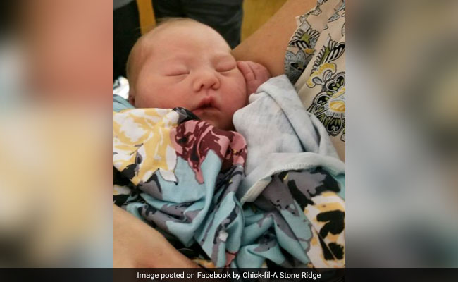Woman Gives Birth In Restaurant, Baby Girl To Get Free Food For Life
