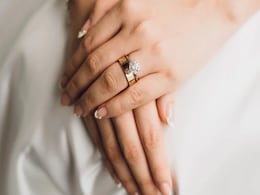 Men More Likely To Buy Expensive Ring For Attractive Partner: Study Men More Likely To Buy Expensive Ring For Attractive Partner: Study