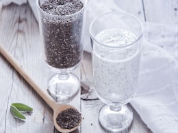 Chia Vs Sabja Seeds: चिया और सब्जा सीड्स में क्या होता है अंतर, एक्सपर्ट्स से जानें दोनों के फायदे और खाने का तरीका Chia Vs Sabja Seeds: चिया और सब्जा सीड्स में क्या होता है अंतर, एक्सपर्ट्स से जानें दोनों के फायदे और खाने का तरीका