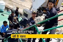 राहत सामग्री लेकर कोच्चि पहुंचा कोस्टगार्ड का संकल्प जहाज राहत सामग्री लेकर कोच्चि पहुंचा कोस्टगार्ड का संकल्प जहाज