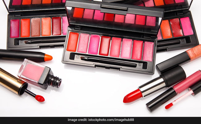 A Beginner's Guide To Picking The Right Lipsticks For Varying Skin Tones