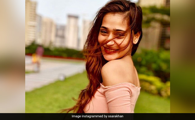 Sara Khan Ended Up In A Dubai Hospital With Food Poisoning On Her Birthday