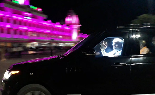 चार साल में पहली बार PM मोदी ने वाराणसी में किया रात्रि भ्रमण, देखें तस्‍वीरें