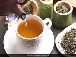 Diabetes: Is Drinking Green Tea Helpful In Managing Blood Sugar Levels? Diabetes: Is Drinking Green Tea Helpful In Managing Blood Sugar Levels?