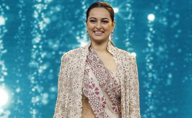 Looks Like Sonakshi Sinha Is On An Experimental Spree, And We Love It