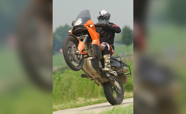 Aspiring Bollywood Stuntman Duo Caught Stealing High-End Bikes For Shows