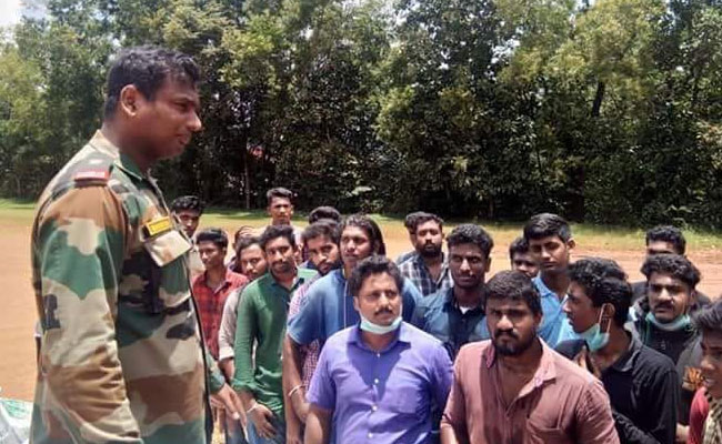 Kerala Floods: छुट्टी पर थे मेजर हेमंत राज, फ्लाइट से पहुंचकर बचाई 100 लोगों की जान