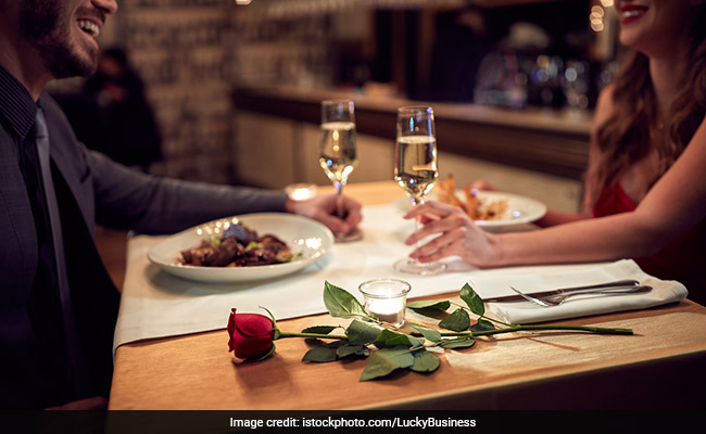 Blog: Who Pays The Check On A First Date? Even Feminists Are Split On This Question