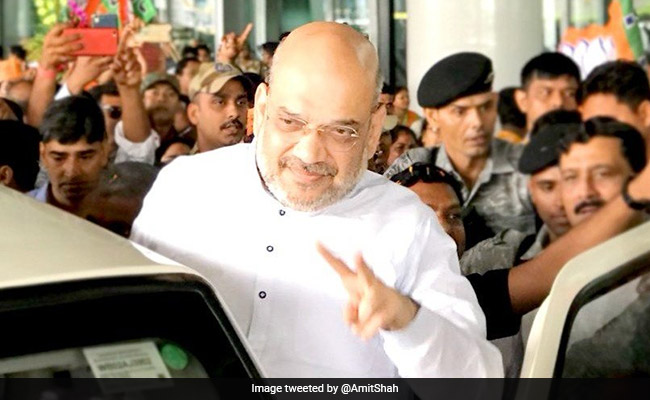 As Amit Shah Arrives In Kolkata, Congress Workers Hold Black Flag Protest