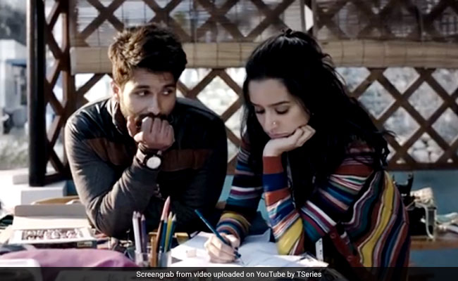 <I>Batti Gul Meter Chalu</I> Song <I>Dekhte Dekhte</I>: Grieving Shahid Kapoor Gets Nostalgic To Reinvented Nusrat Tune