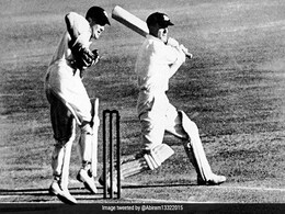 Sir Donald George Bradman: 3 ओवर में जड़ दिया था शतक, Google ने बनाया Doodle Sir Donald George Bradman: 3 ओवर में जड़ दिया था शतक, Google ने बनाया Doodle