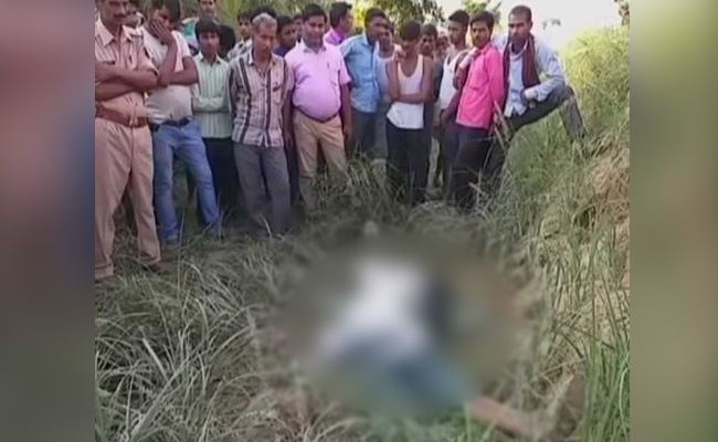 UP Teen's Body Found In Drain; Likely Strangled By <i>Dupatta</i>