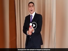 अक्षय कुमार ने अपने फैन्स को दिया सरप्राइज, Video शेयर करके दिया ये मैसेज अक्षय कुमार ने अपने फैन्स को दिया सरप्राइज, Video शेयर करके दिया ये मैसेज