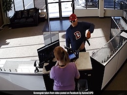 Fumbling Criminal Drops His Gun - And Pants - During Colorado Robbery Attempt Fumbling Criminal Drops His Gun - And Pants - During Colorado Robbery Attempt