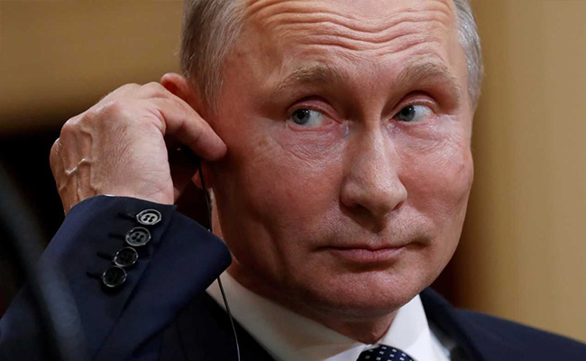 White House Weighs Putin Proposal On Questioning US Officials