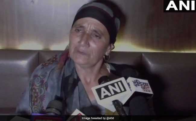जम्मू-कश्मीर के शहीद औरंगजेब को मिलेगा शौर्य चक्र, माता-पिता बोले- बेटे की कुर्बानी पर फख़्र है