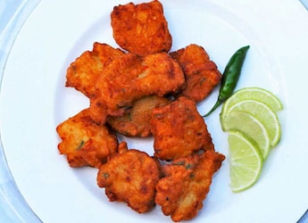 Fish Pakoda Recipe: Make This Crunchy Party Snack In Under 15 Minutes (Recipe Video Inside) Fish Pakoda Recipe: Make This Crunchy Party Snack In Under 15 Minutes (Recipe Video Inside)
