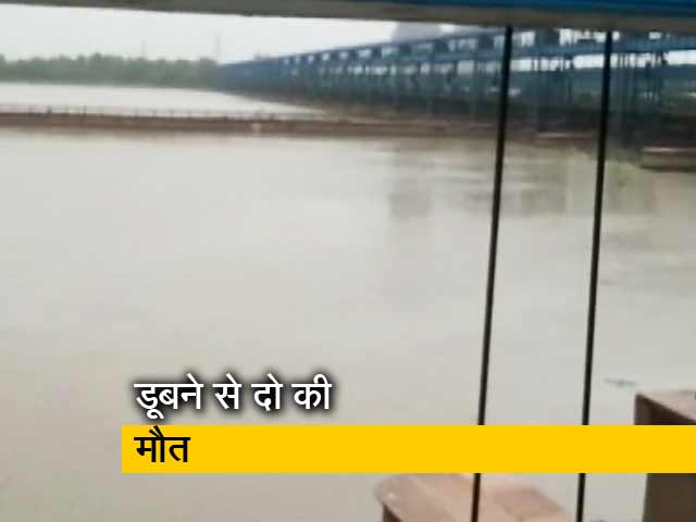 यमुना में पानी घटा, मुश्किलें बरकरार