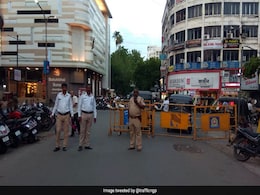 नागपुर: एसयूवी के डिवाइडर से टकराने से दो लोगों की मौत, छह घायल नागपुर: एसयूवी के डिवाइडर से टकराने से दो लोगों की मौत, छह घायल