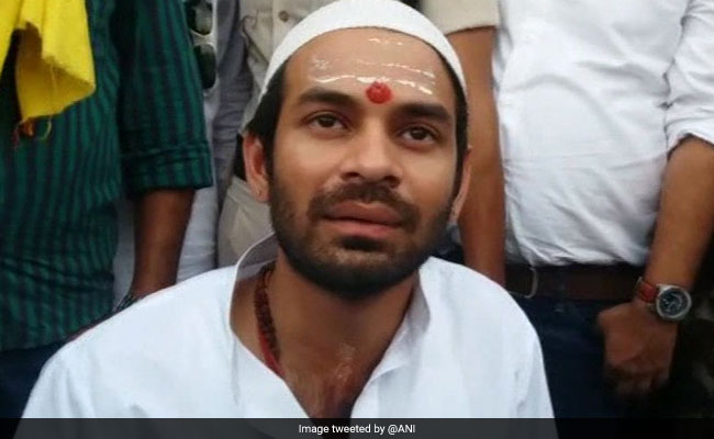 हथियार से लैस शख्स ने मेरा हाथ पकड़ा,  BJP मुझे मारने की साजिश रच रही है: तेज प्रताप यादव