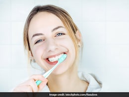 ब्रश घिसने से नहीं, सही तरीके से मंजन करने से सफेद होंगे दांत, डॉ. ने बताया ब्रश करने का सही तरीका, कितनी देर और कैसे करें दांत ब्रश ब्रश घिसने से नहीं, सही तरीके से मंजन करने से सफेद होंगे दांत, डॉ. ने बताया ब्रश करने का सही तरीका, कितनी देर और कैसे करें दांत ब्रश