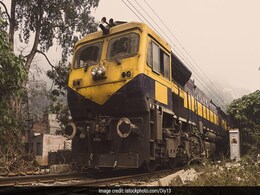 रेल यात्रियों के लिए खुशखबरी, अब स्टेशन पर ही मिलेंगी जरूरी दवाइयां रेल यात्रियों के लिए खुशखबरी, अब स्टेशन पर ही मिलेंगी जरूरी दवाइयां