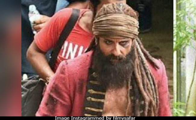 Saif Ali Khan Is Unrecognisable In Pics From <I>Hunter</i> Sets. Bet You Agree