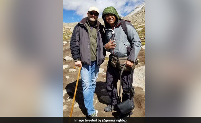 राहुल गांधी की फोटो शेयर कर गिरिराज सिंह ने बताया फोटोशॉप, सोशल मीडिया पर हुए ट्रोल