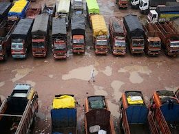 Truckers End Week-Long Strike On Centre's Promise To Consider Demands Truckers End Week-Long Strike On Centre's Promise To Consider Demands