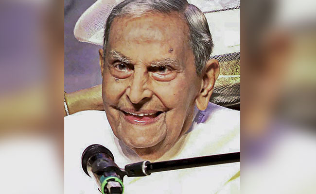 Spiritual Leader Dada JP Vaswani Cremated With State Honours