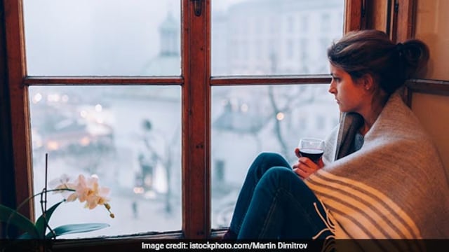 Lockdown stress: Do some stretching exercises after long hours of sitting
