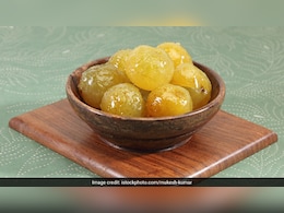 ठंड और खराब AQI से बार-बार हो रही है खांसी-जुकाम, आंवला और अदरक का इस खास तरीके से सेवन, बढ़ेगी इम्यूनिटी और दूर रहेंगे मौसमी रोग