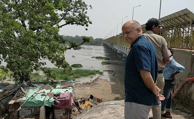 Manish Sisodia Visits Low-Lying Areas, As Yamuna Rises Above Danger Mark