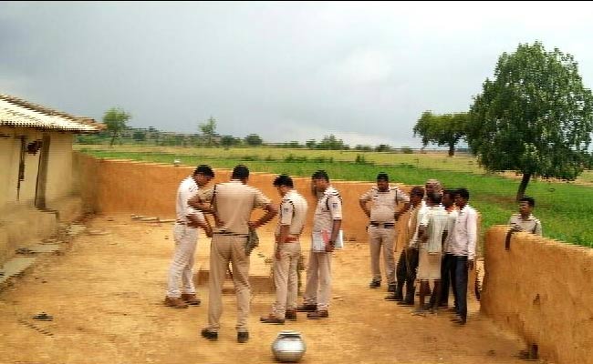 मॉब लिंचिंग: अब मध्‍य प्रदेश में वाट्सऐप पर बच्‍चा चोरी की अफवाह के बाद ली महिला की जान