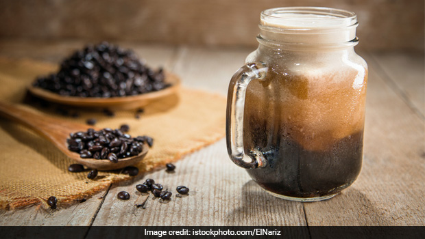 Here's How You Can Make Cafe-Style Cold Brew Coffee At Home