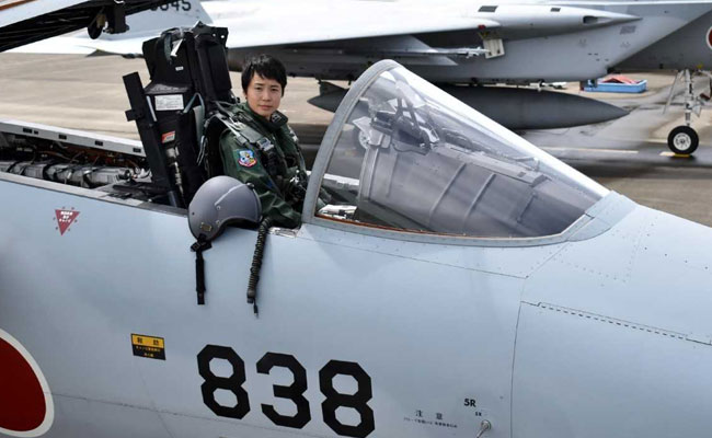 Japan Gets First Woman Fighter Pilot, Inspired By "Top Gun" Film