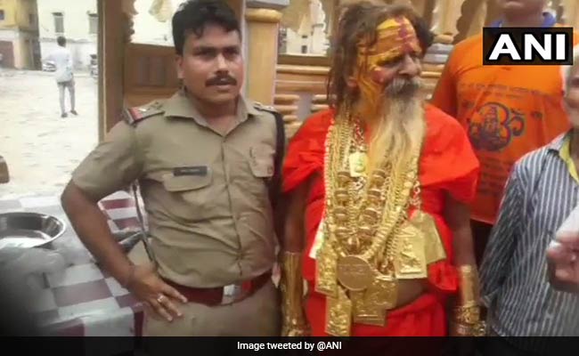 कांवड़ यात्रा में लौटे 'गोल्डन बाबा', बदन पर सोना भी बढ़ा, इतने किलो सोना पहनकर चढ़ाएंगे जल