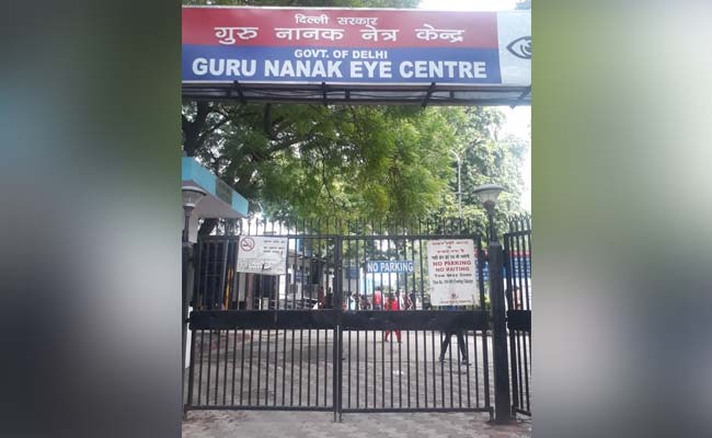 दिल्ली सरकार के अस्पताल का अमानवीय चेहरा, ऑपरेशन के बिना ही मरीज को निकाला बाहर