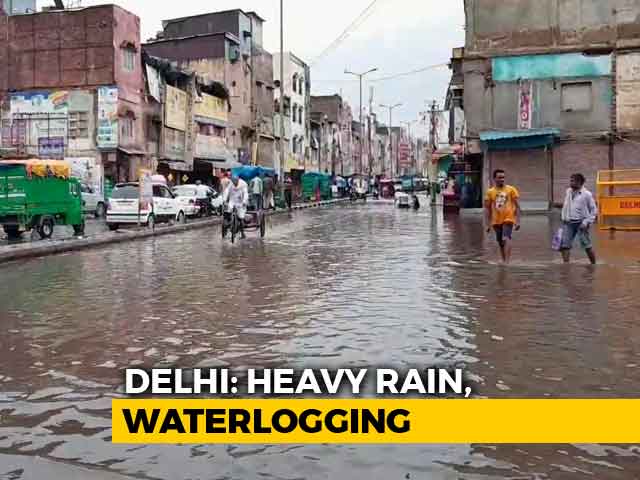 As Heavy Rain Pounds Delhi, Roads Flooded, Waterlogging Hits Traffic