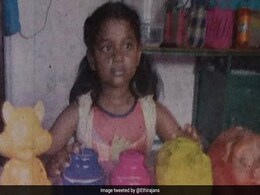 Kerala Flood 2018: बच्ची ने साइकिल के लिए बचाए पैसे केरल बाढ़ पीड़ितों को किए दान, Hero Cycle ने दिया ये तोहफा Kerala Flood 2018: बच्ची ने साइकिल के लिए बचाए पैसे केरल बाढ़ पीड़ितों को किए दान, Hero Cycle ने दिया ये तोहफा