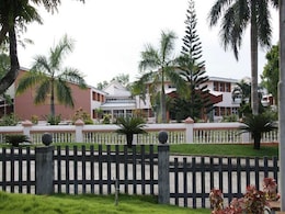 इस यूनिवर्सिटी ने हटाया विवादित चैप्टर, एक्सट्रा मैरिटल अफेयर को बताया था जायज़ इस यूनिवर्सिटी ने हटाया विवादित चैप्टर, एक्सट्रा मैरिटल अफेयर को बताया था जायज़