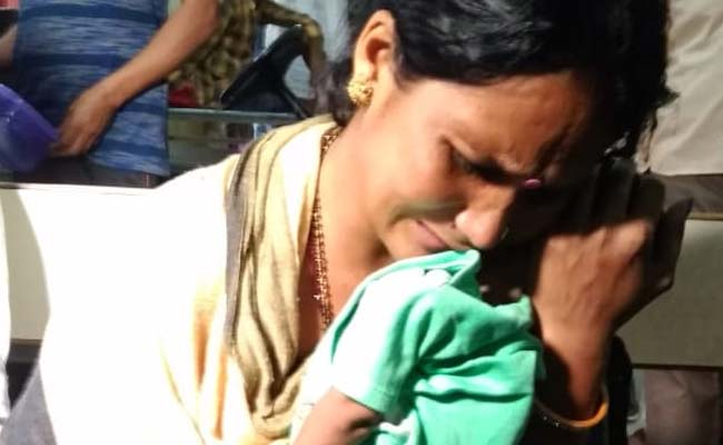 Baby Dies In Locked Ambulance; Parents Stopped From Breaking Windows